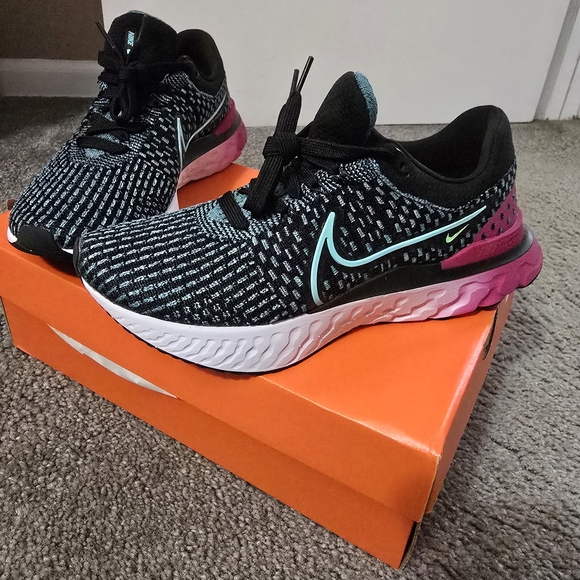 Nike React Infinity Run FK3: Black/Dynamic Turq-Pink Prime - Picture 4 of 8